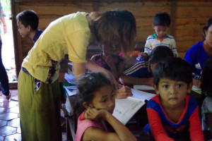 カンボジアシェムリアップで学校のボランティア/夫婦で世界一周新婚旅行