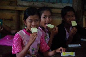 カンボジアシェムリアップで学校のボランティア/夫婦で世界一周新婚旅行