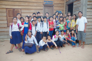 カンボジアの学校でボランティア/夫婦で世界一周新婚旅行