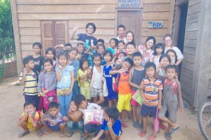 カンボジア　学校　子ども