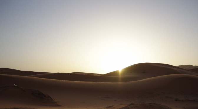 メルズーガのサハラ砂漠最高〜満点の星空と雨のような砂〜【後編】